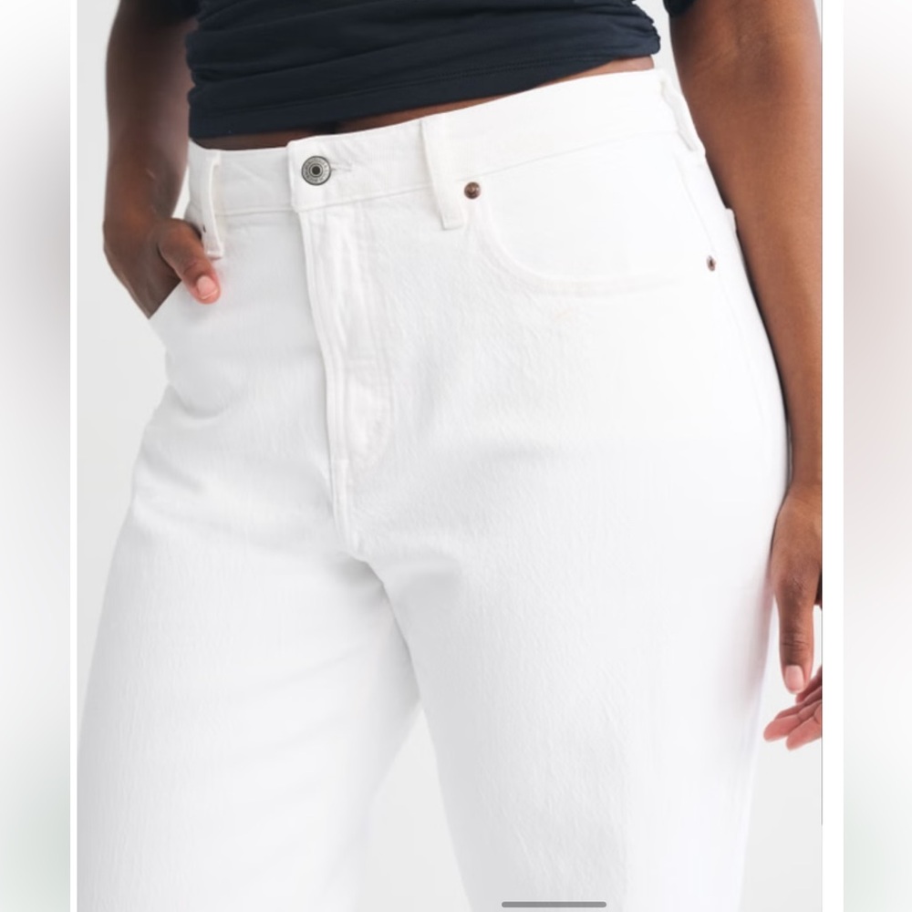 Abercrombie & Fitch Curve Love 90s Straight Ultra High Rise Jeans - Picture 2 of 7